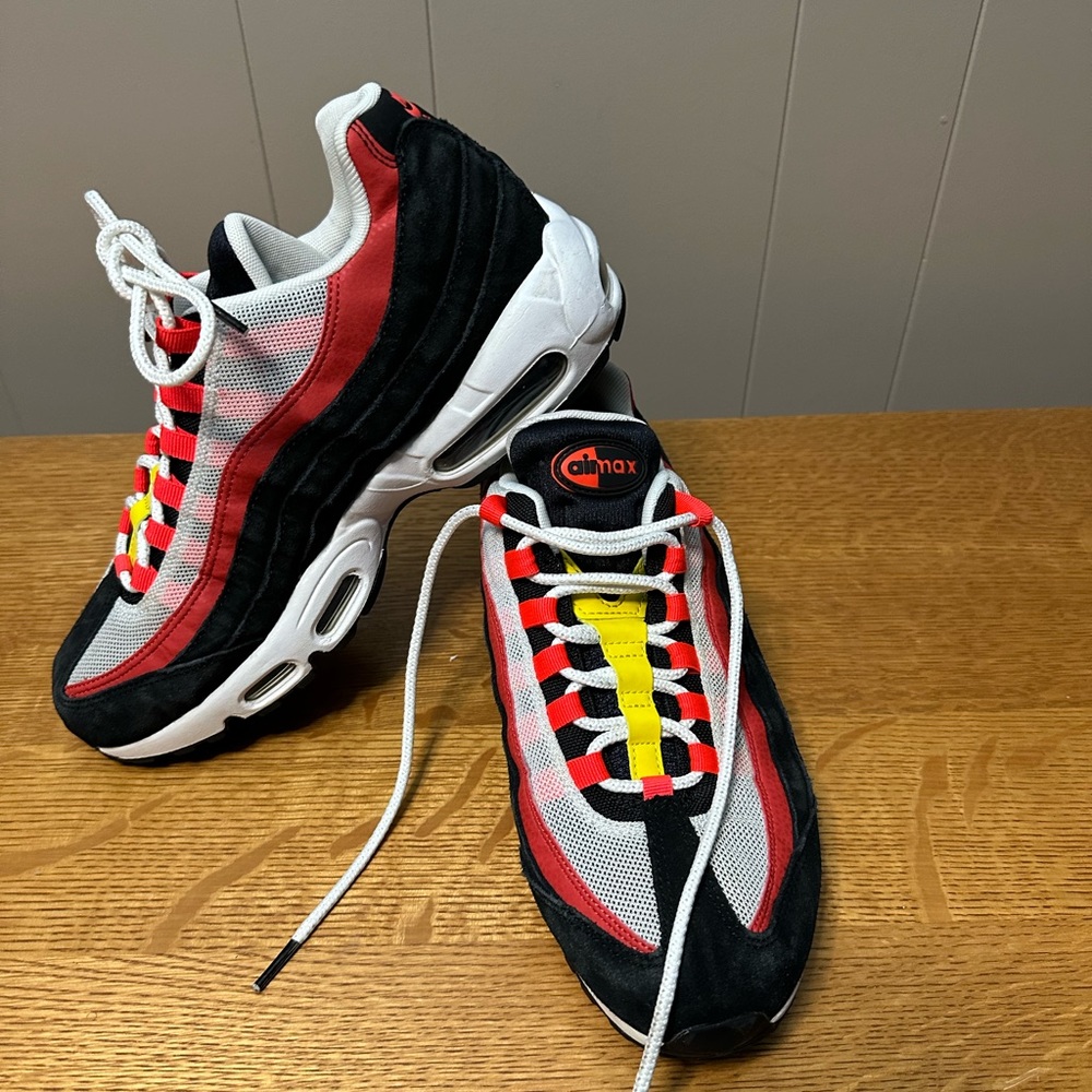 Nike Air Max 95 Essential Men’s 9.5 shoes